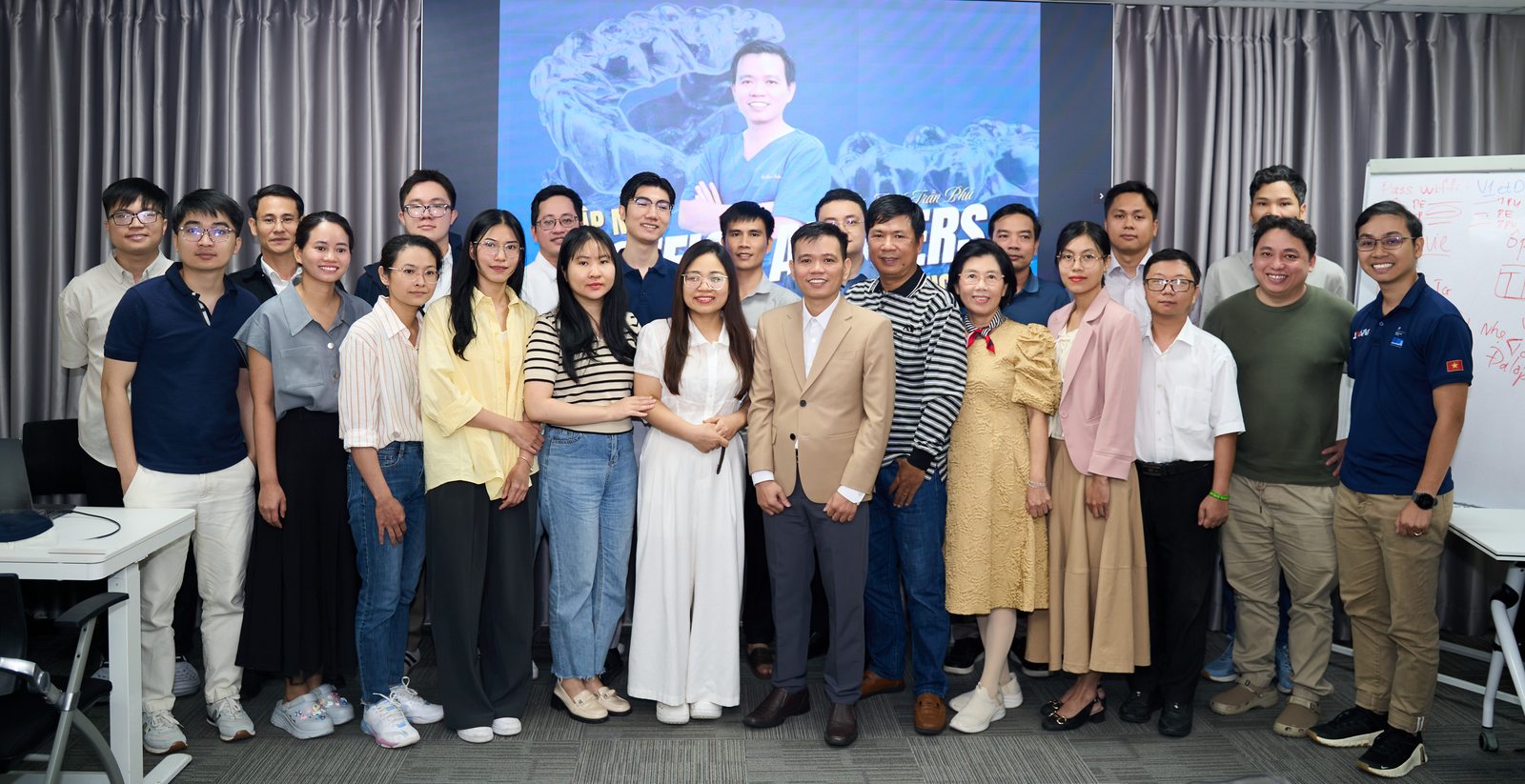 Ảnh lưu niệm tập thể lớp