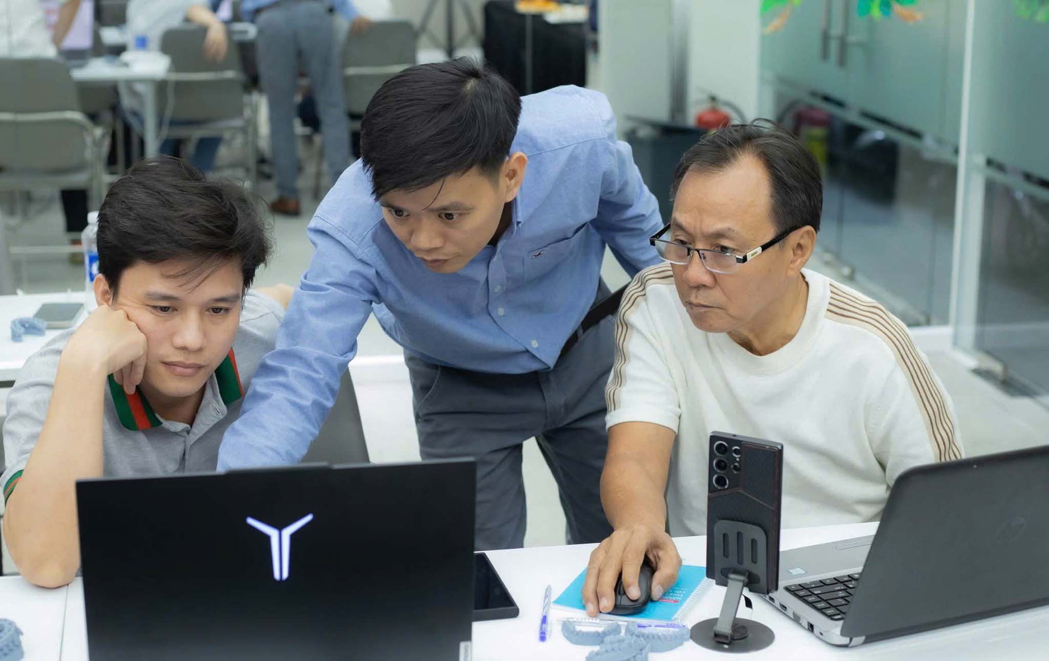 Ảnh lưu niệm tập thể lớp