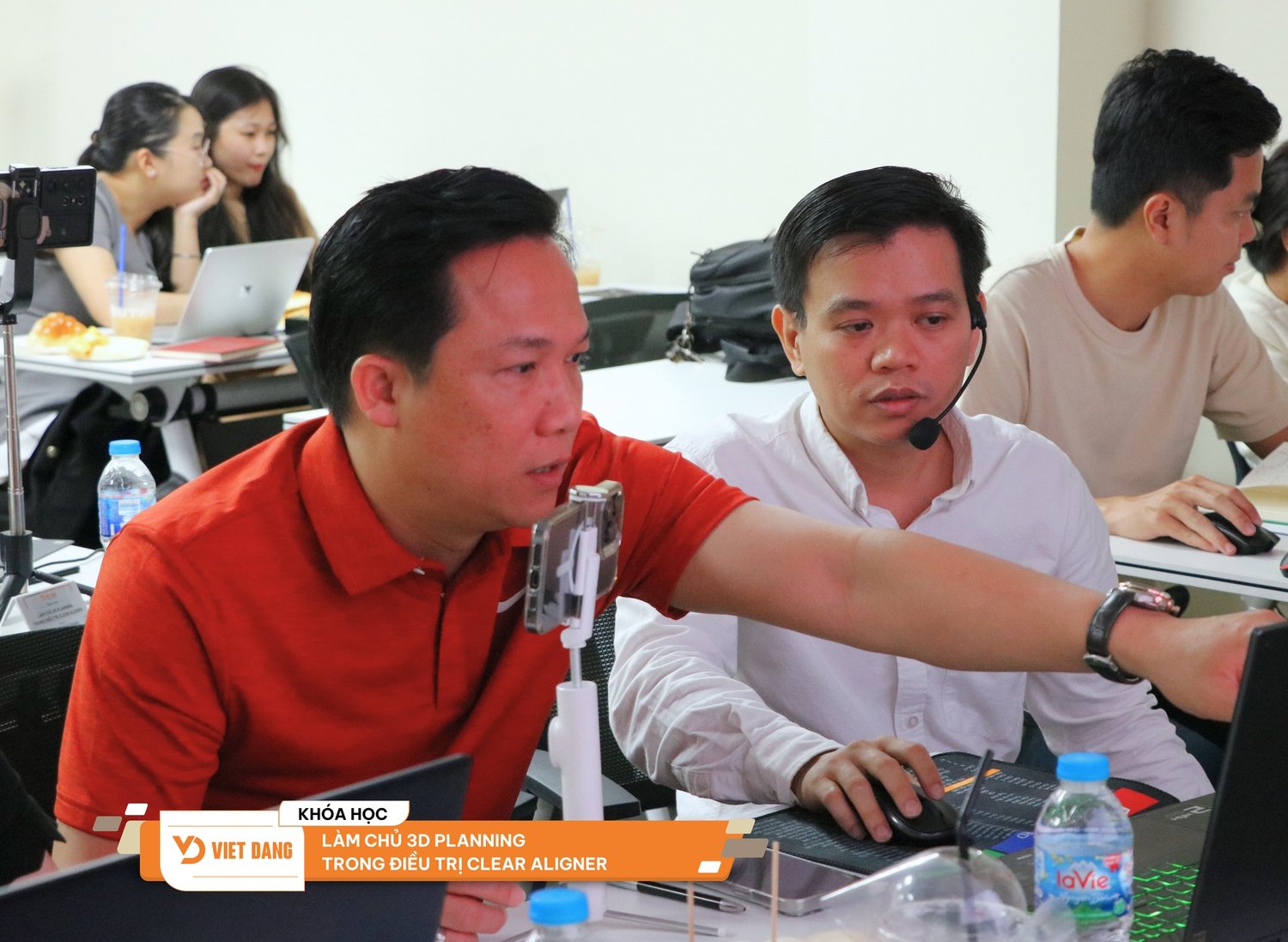 Ảnh lưu niệm tập thể lớp