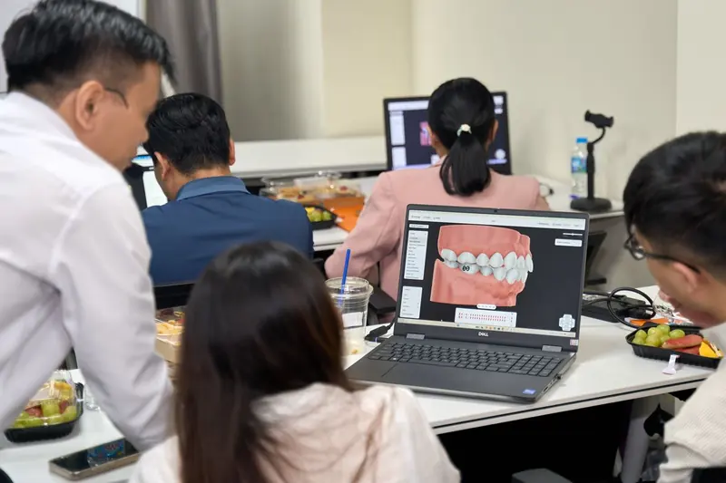 Học viên thực hành theo nhóm