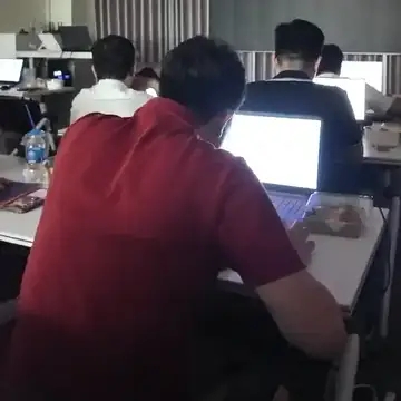 Học viên tự thiết kế ca trên máy tính